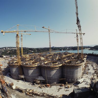 Construction of the Sleipner A concrete gravity base structure (GBS) in Stavanger, Norway.